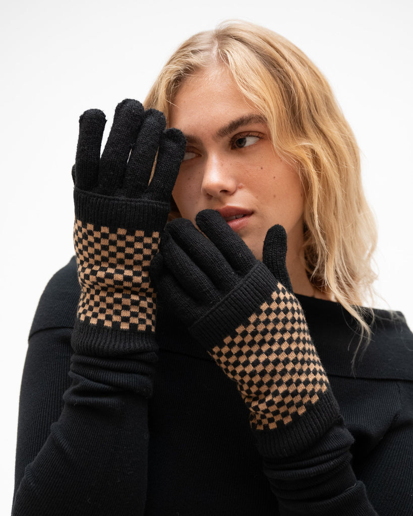 Gloves Checkered Black Camel - Things I Like Things I Love